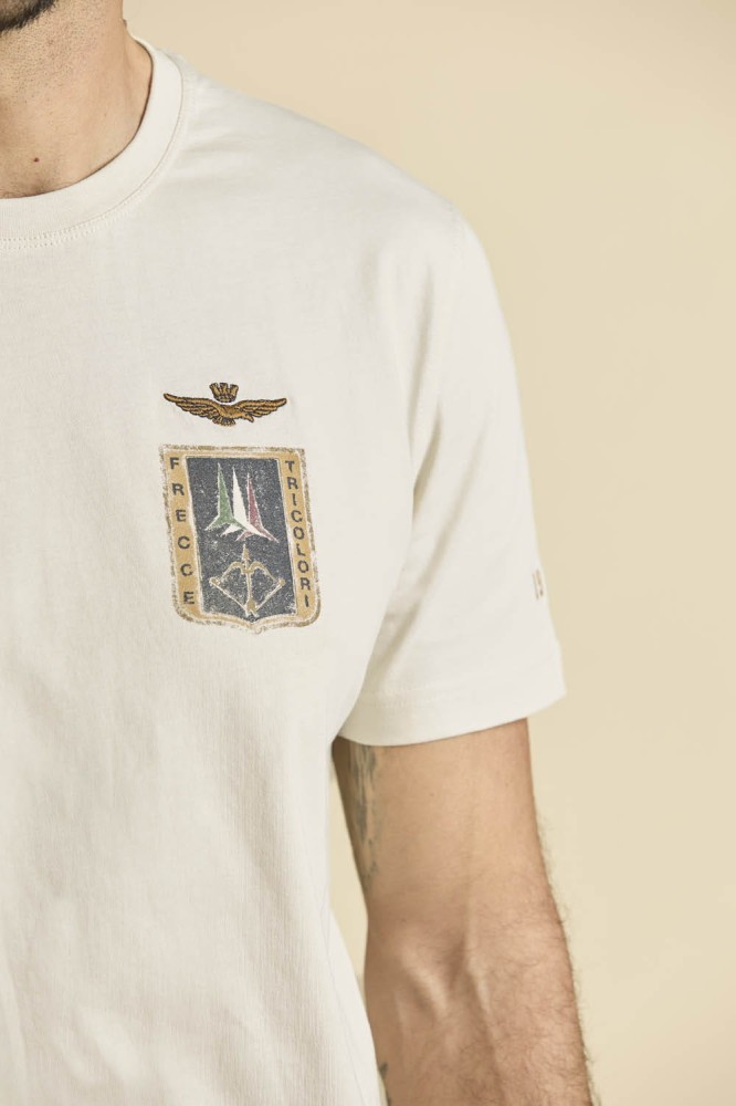 aeronauticamilitare_261ts2534uj00641_73078_t-shirt-with-frecce-tricolori-emblem_4.jpg